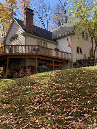 6 Jamie Ln, Jamaica, VT 05343
