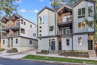 10738 Interlake Ave N, Seattle, WA 98133