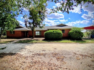 612 S Files St, Itasca, TX 76055