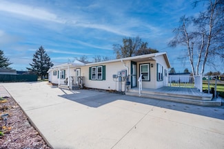 208 Duncan Ave, Cheboygan, MI 49721