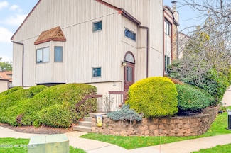 96 Diamond Ln, Old Bridge, NJ 08857