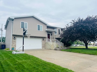 300 Forest Dr, Norfolk, NE 68701