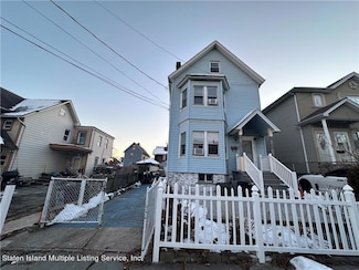 1048 Post Ave, Staten Island, NY 10302
