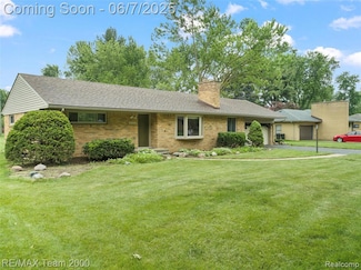 30695 Lyndon St, Livonia, MI 48154
