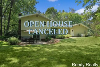13155 Beckwith Dr NE, Lowell, MI 49331