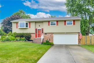 3985 Hilltop Dr, Brunswick, OH 44212