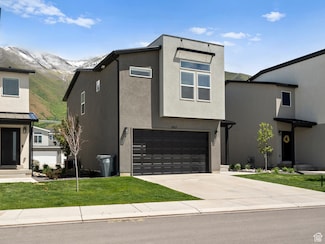 3957 S White Ash Dr, Springville, UT 84664