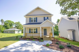 665 W Iowa Ave, Southern Pines, NC 28387