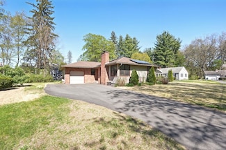 5 Jessie Ln, Easthampton, MA 01027