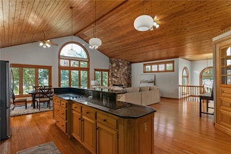 11311 E Thistlewood Ln, Effingham, IL 62401