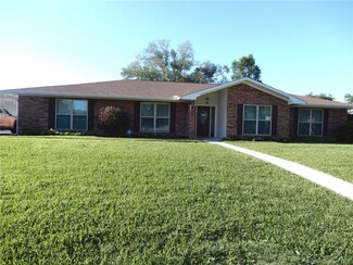 400 Orchard Dr, Lake Charles, LA 70605