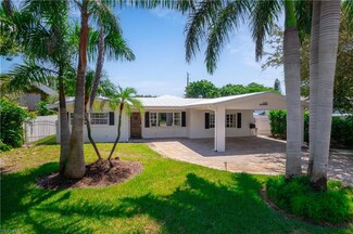 1300 Hilltop Dr, Naples, FL 34103