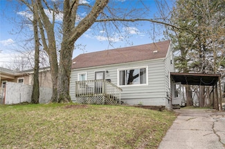 3301 8th St, Des Moines, IA 50313