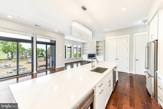 2 Stationmaster St SE Unit 302, Leesburg, VA 20175