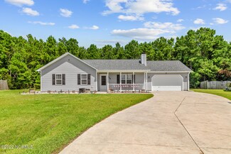 325 Top Knot Rd, Hubert, NC 28539