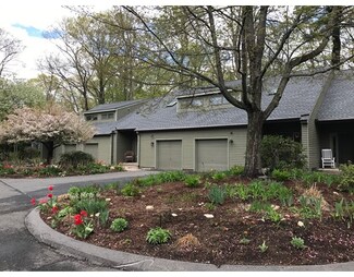 307 Fairway Village, Leeds, MA 01053