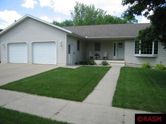 315 E 8th St, Blue Earth, MN 56013