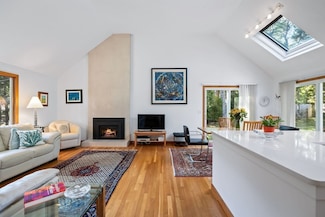 12 Crowell Rd, Harwich Port, MA 02646