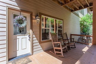 226 Saw Grass Dr, Whittier, NC 28789