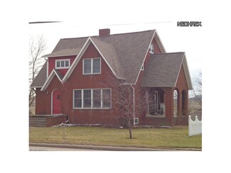 318 Dover Rd NE, Sugarcreek, OH 44681
