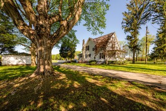 56280 Sink Rd, Dowagiac, MI 49047