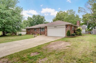 1313 S Washington Ave, Aurora, MO 65605