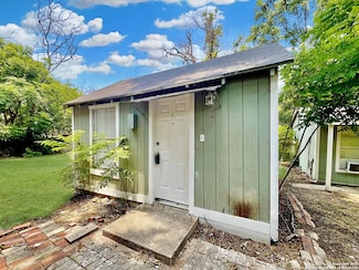 319 Army Blvd Unit 9, San Antonio, TX 78215