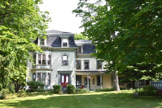 120 E Main St, Searsport, ME 04974