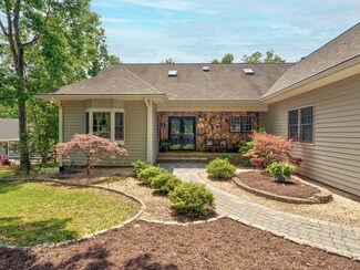 24 Goat Island Ct, Clarksville, VA 23927