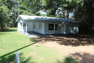 1502 Pecan St, Hope, AR 71801
