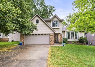 3728 Schuemann Dr, Bellevue, NE 68123