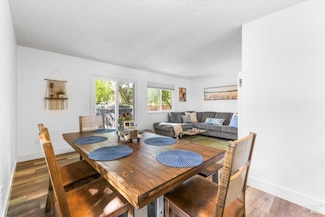 594 Santa Alicia Dr, Rohnert Park, CA 94928