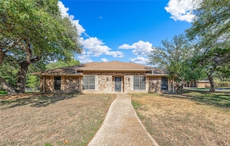 9917 Sandalwood Dr, Woodway, TX 76712