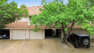 26 Oakbrook Dr, Lewisville, TX 75057