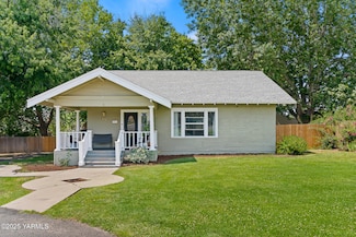 302 N 41st St, Yakima, WA 98901