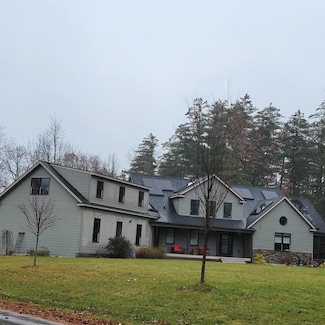 19 Metacomet Dr, Sandown, NH 03873