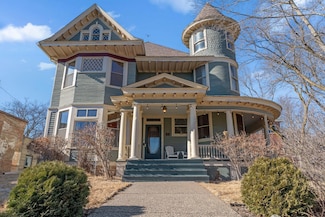 112 4th St E, Carver, MN 55315