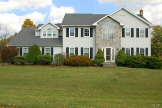 4762 Kovalchik Dr, Coplay, PA 18037
