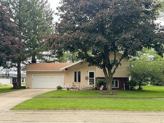 488 Bossert St, Herscher, IL 60941