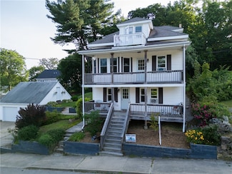 27 May St, Blackstone, MA 01504