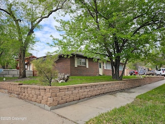 203 E Wentworth St, Newcastle, WY 82701