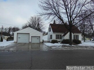 127 13th St E, Glencoe, MN 55336