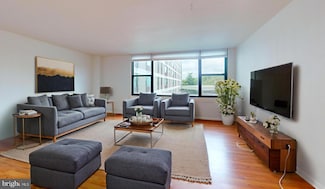 4600 Duke St Unit 512, Alexandria, VA 22304