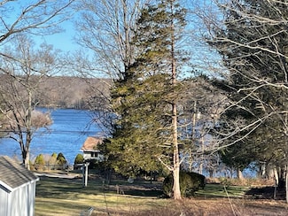 8 Tom Rd, East Haddam, CT 06423