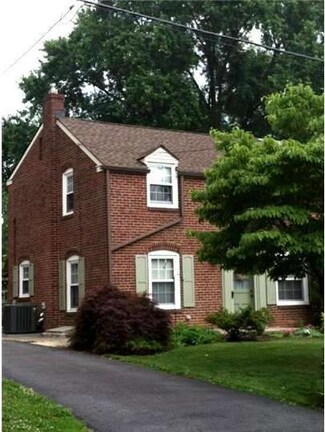 208 Village Rd, Wilmington, DE 19805