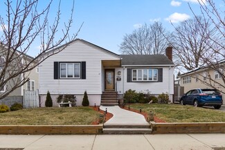 22 Rumney Rd, Revere, MA 02151