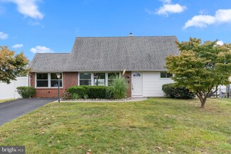 76 Cardinal Rd, Levittown, PA 19057