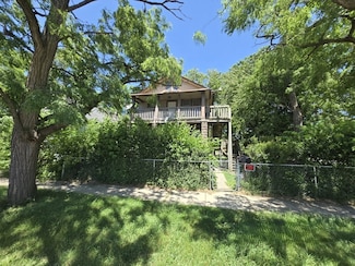 630 Belle Ct, Phoenix, IL 60426
