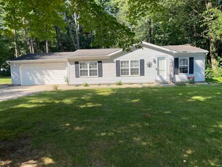 2765 E Evergreen Dr, Warsaw, IN 46582
