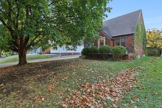 2104 39th St, Des Moines, IA 50310